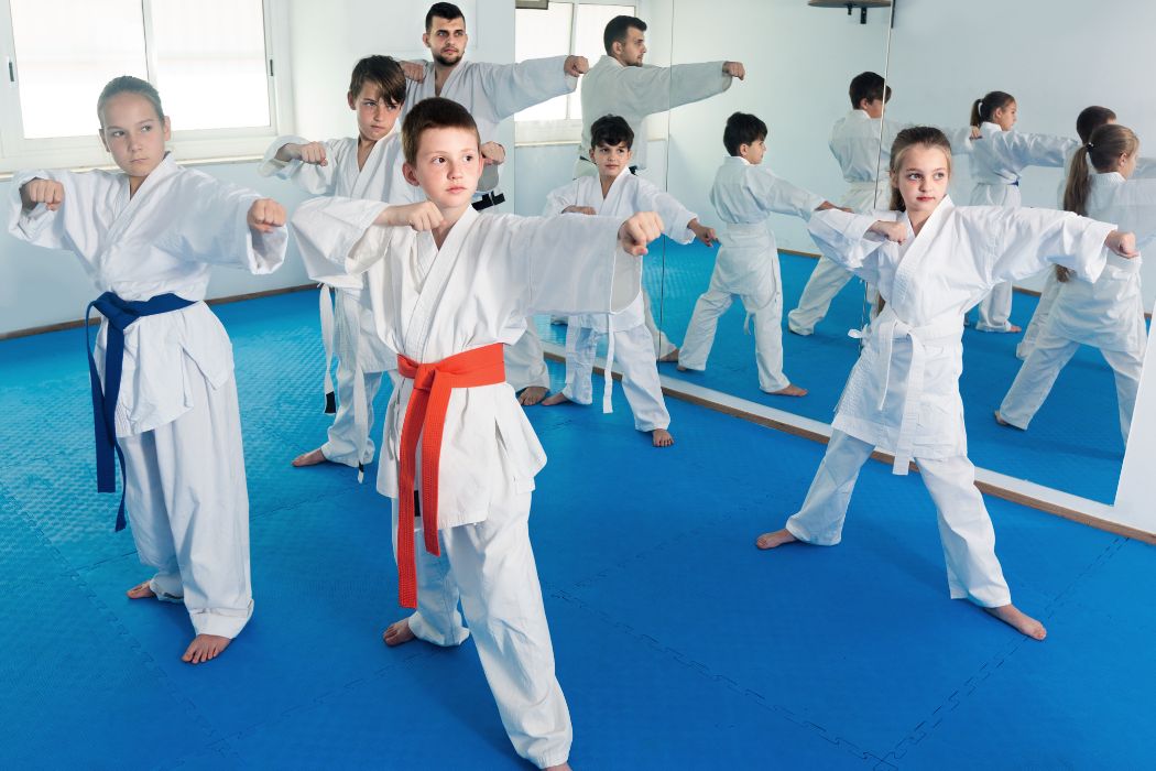 Dlaczego powinieneś spróbować karate: Kilka korzyści płynących z karate dla dzieci